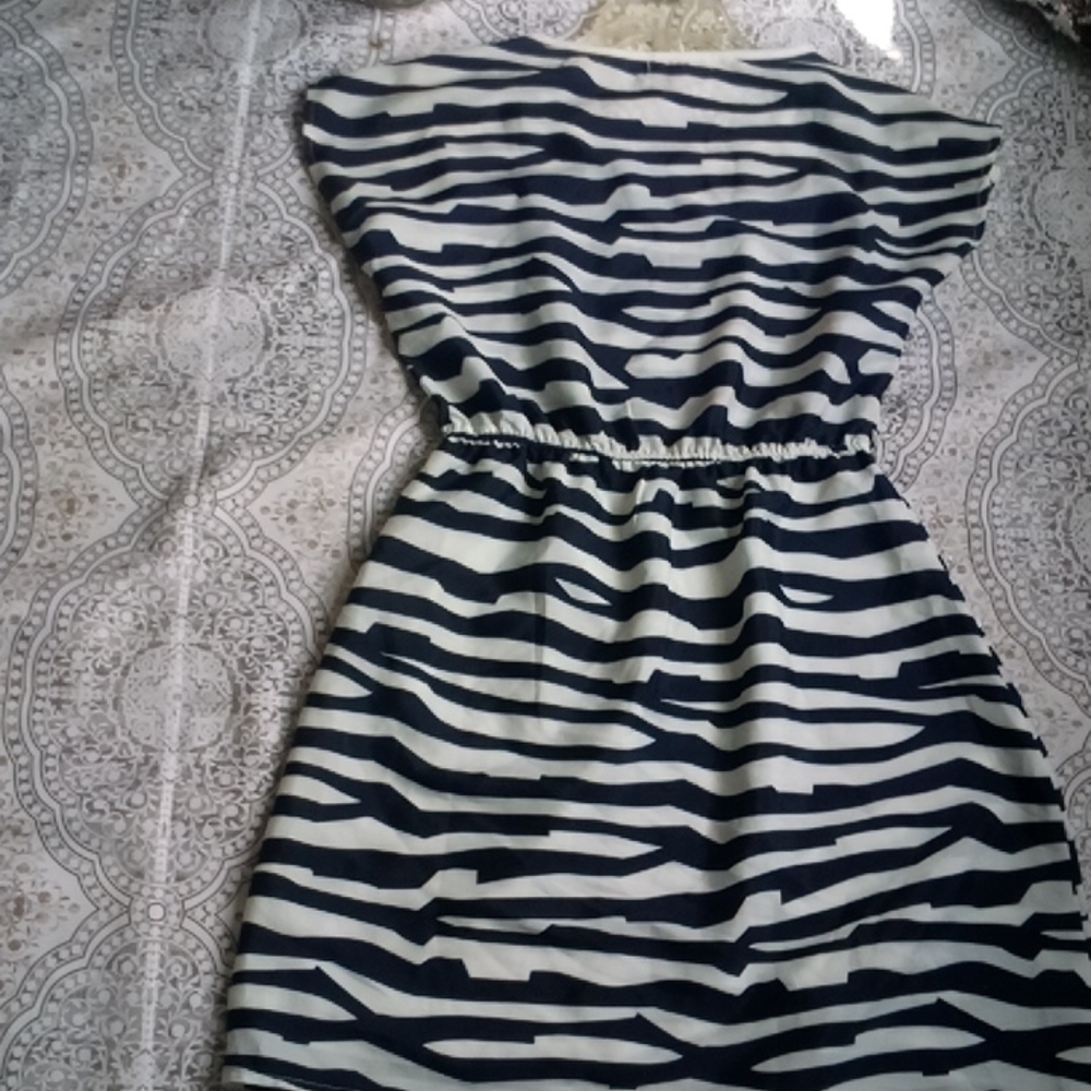 Blue and white striped dress - Picture 9 of 13